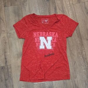 Juniers- Campus Heritage Red Graphic Tee